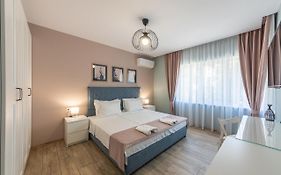 Great Location Apartment